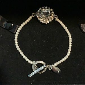 Beautiful faux pearl bracelet
